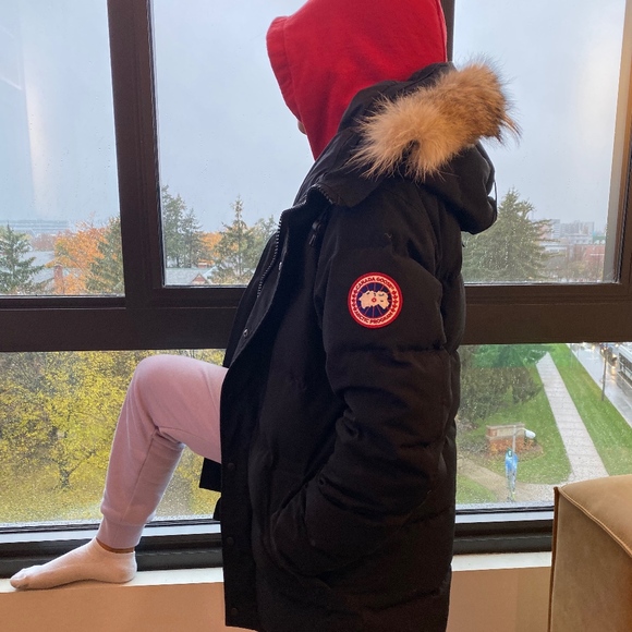 2018 Authentic Canada Goose Black Parka Medium